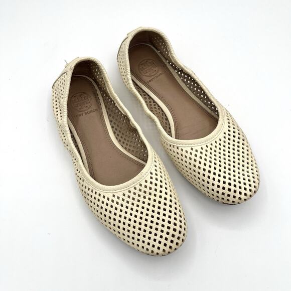 Tory Burch Whitaker Ballet Flats Sz 5.5 Perforated Leather Logo Ivory Minimalist - Picture 3 of 9